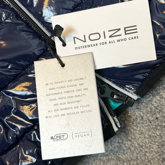 NOIZE Gavyn Hooded Puffer Vest Mens Size L Navy Vegan Sustainable Recycled NWT - Picture 12 of 13